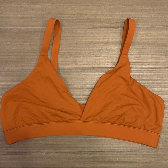 SKIMS Wear Everywhere Crossover Bralette - Picture 1 of 8